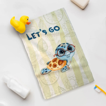 Хавлиена кърпа Turtle with Glasses – забавна костенурка с очила за весели бани
