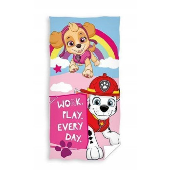 Памучна плажна кърпа Paw Patrol с героите Skye и Marshall – забавление за малките фенове